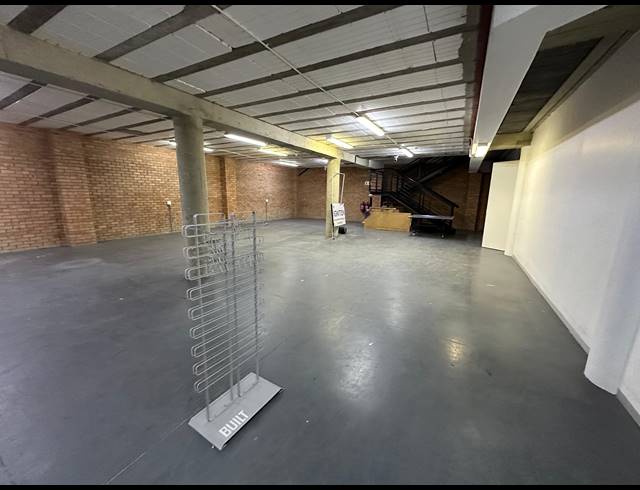 2,221M² WAREHOUSE TO LET IN NORTH RIDING